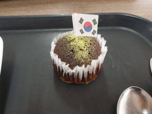 [스압] 어제자 실트 1위인 `독도케이크`.jpg