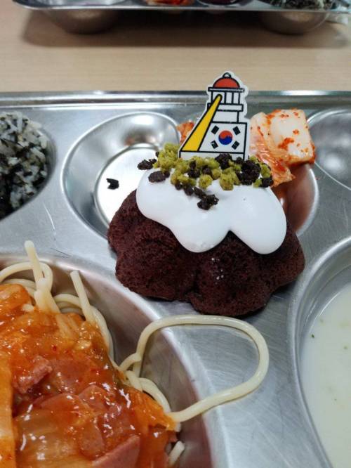 [스압] 어제자 실트 1위인 `독도케이크`.jpg