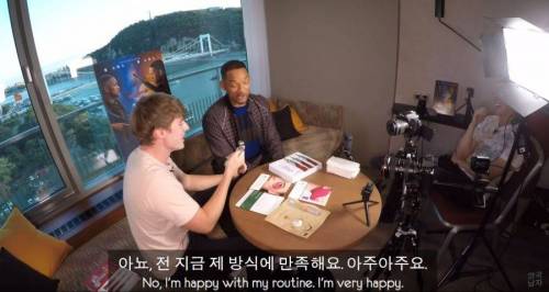문화 충격받은 윌스미스 근황.jpg