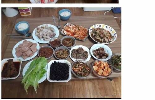 [스압] 손이 크다는 가정집 저녁 밥상 ㄷㄷ.jpg