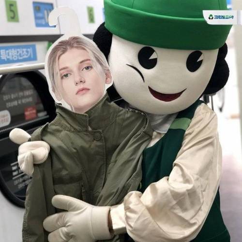 크린토피아 광고 찍은 소련여자.jpg