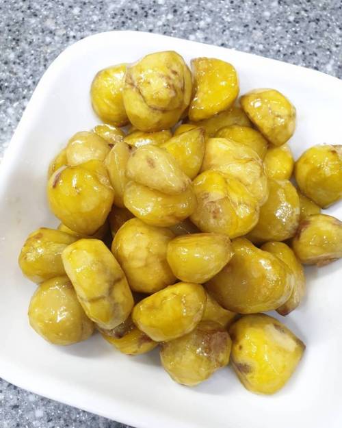 [스압] 고구마 대신 넣고 만들어도 맛있다는 밤 맛탕....jpg