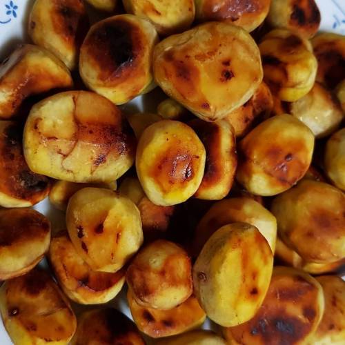 [스압] 고구마 대신 넣고 만들어도 맛있다는 밤 맛탕....jpg