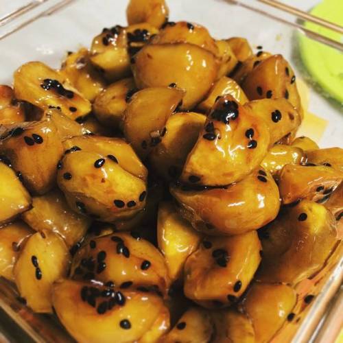 [스압] 고구마 대신 넣고 만들어도 맛있다는 밤 맛탕....jpg