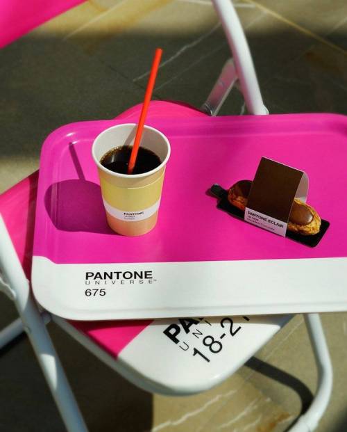 [스압] 색을 맛보는 `팬톤(Pantone) 카페`.jpg