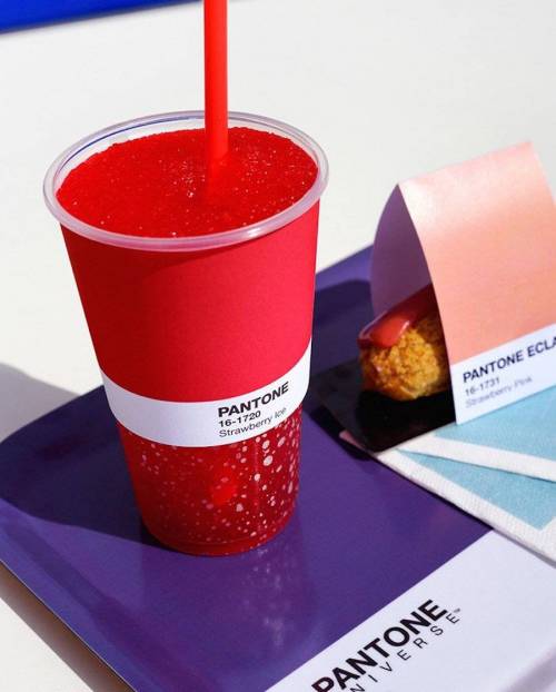 [스압] 색을 맛보는 `팬톤(Pantone) 카페`.jpg