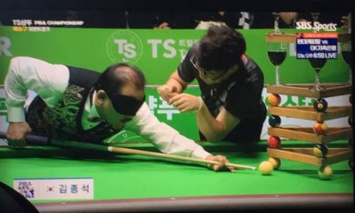 요즘 흔한 묘기 당구 수준.jpg