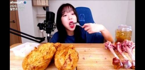쯔양이 먹다 포기한 음식.jpg