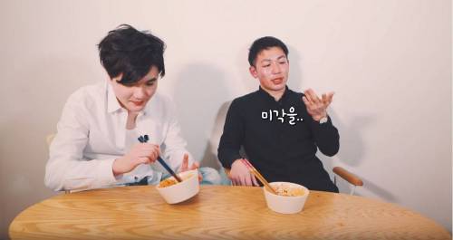 핵 불닭볶음면 먹은 일본인.jpg
