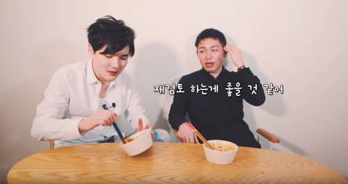 핵 불닭볶음면 먹은 일본인.jpg