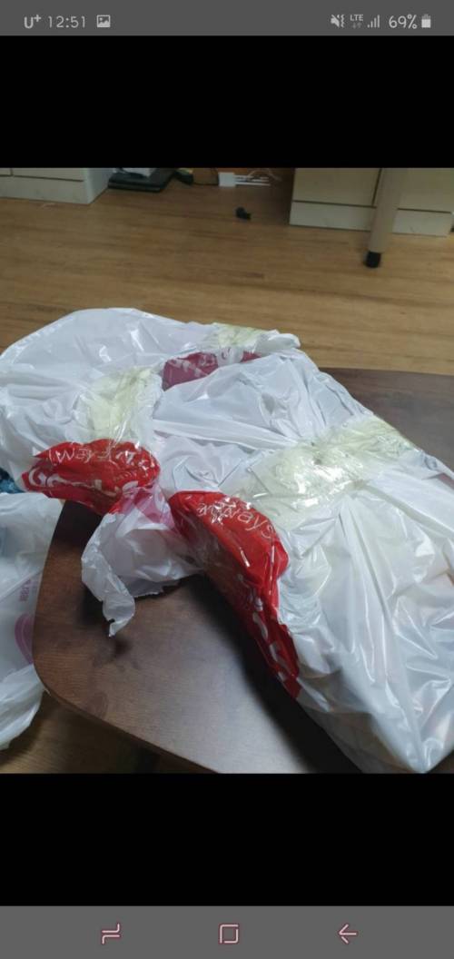 배달원이 못 빼먹게 단단히 포장해주세요.jpg
