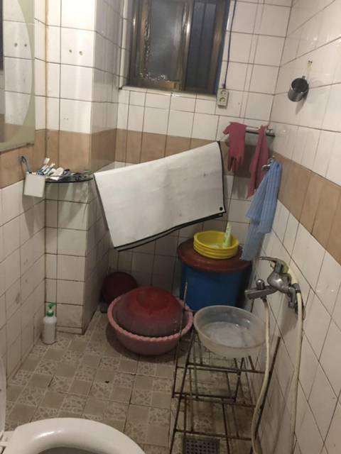 흙수저집 화장실 특징 총망라.....JPG