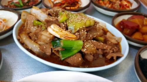 가성비 끝판왕 8천원 정식.jpg