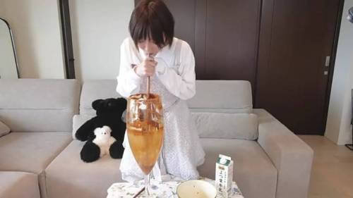 일본까지 넘어간 달고나 커피 근황 .jpg