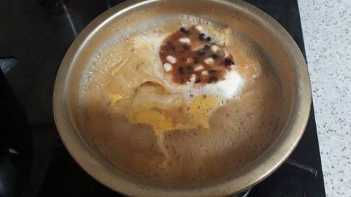 붕어 한마리가 통째로 들어간 라면.jpg