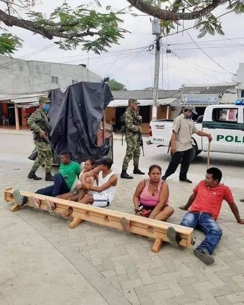 야간통제령을 어긴 필리핀인들...jpg