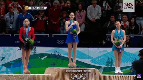 김연아와 시상대 올랐던 피겨선수 근황 .JPG