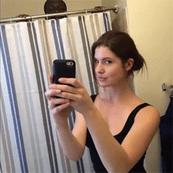 셀카만 찍으면 나타나는 남친.gif