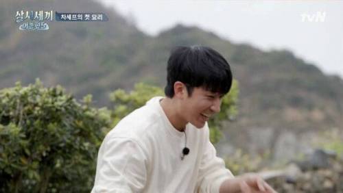 [스압] 손호준 나이 듣고 놀란 유해진.jpg