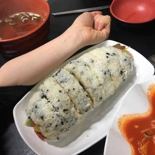 팔뚝김밥. 혼자서 가능?.jpg