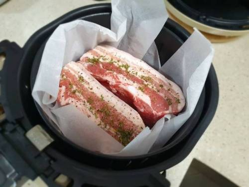 에어프라이어로 구운 삼겹살.jpg