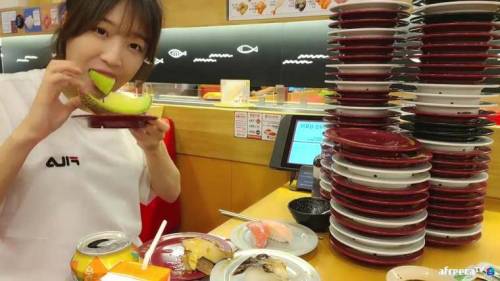 [스압] 18시간 굶고 초밥을 먹으면.jpg
