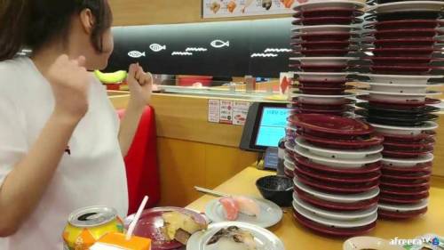 [스압] 18시간 굶고 초밥을 먹으면.jpg