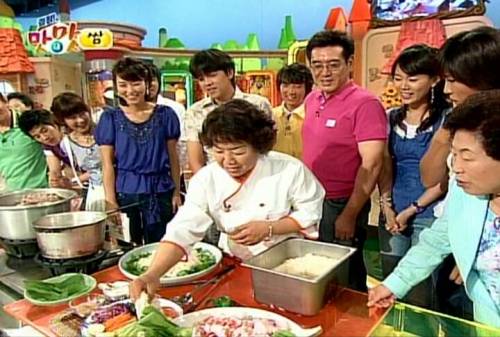 일요일 오전에 하던 먹방 프로그램의 시초.jpg