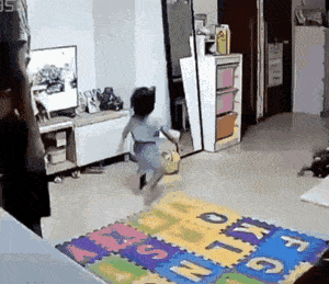 아빠의 위기대처 순발력.gif