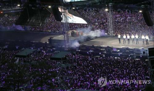 [스압] 불과 1년 전인데 너무 옛날 같은 우리들의 일상 사진.jpg