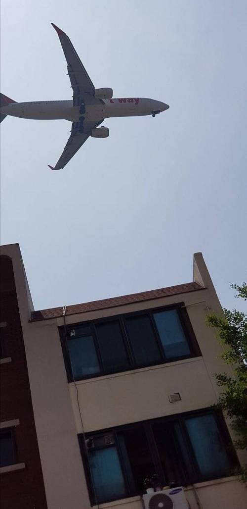 비행기 뷰 아파트.jpg