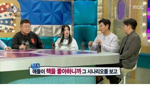 [스압] 집에 TV가 없다는 가족.jpg