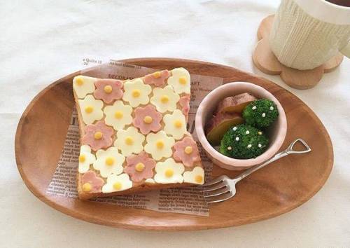 식빵 한 장도 절대 그냥 먹지 않음.jpg
