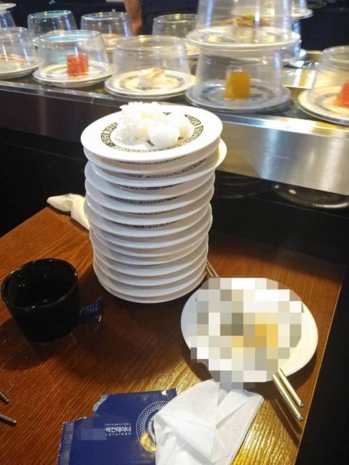초밥 무한리필집 갔다가 그냥 나옴.jpg