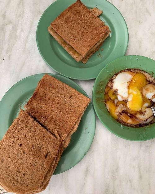 별거 없어보이는데 존맛이라는 싱가폴 토스트.....jpg