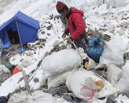 네팔 사람들이 등산객들 싫어하는 이유.jpg