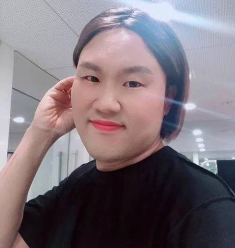 아이폰 후면카메라로 찍은 나.jpg