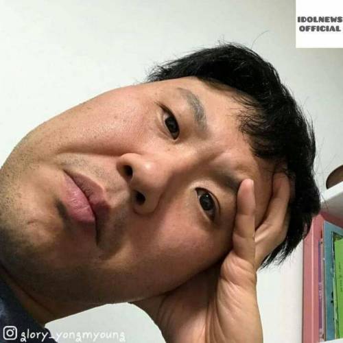 집에서 하루종일 폰만 보는사람들 유출된 사진.jpg