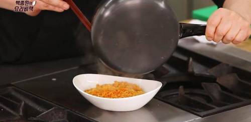 [스압] 백종원은 비빔라면을 뜨겁게 끓여 먹는다