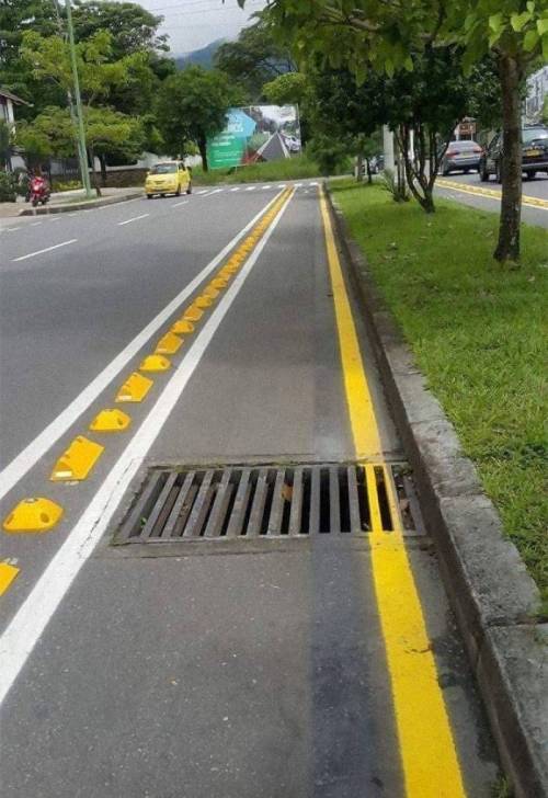 너무 위험한 자전거 전용 도로....jpg