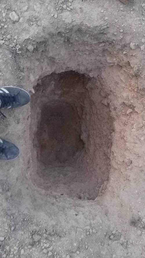 [스압] 6년 전 집 마당에 구멍을 파기 시작한 남자 근황