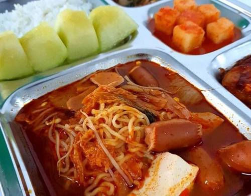 민간급식업체 시범선정 부대 급식 근황.jpg