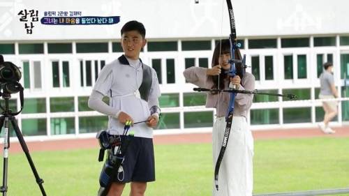 [스압] 최유정에게 도쿄올림픽때 사용한 화살 선물한 김제덕