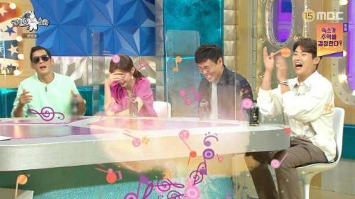 무대에서 군대 계급을 느꼈다는 황수경 아나운서.jpg