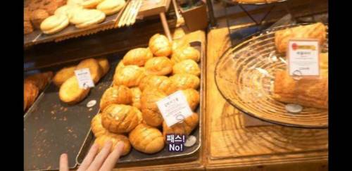 [스압] 유럽인들이 한국에서 빵을 먹고 느끼는 문화 차이