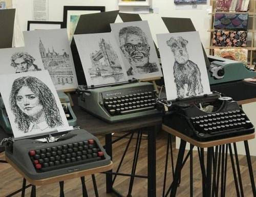 [스압] 타자기로 그림 그리는 화가.jpg