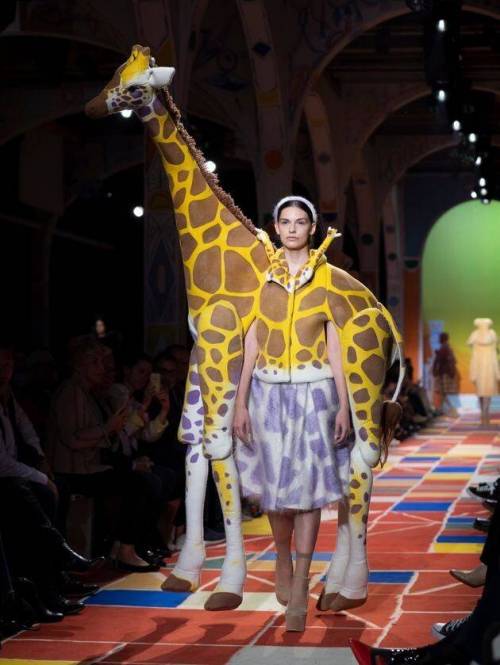 표절 논란 터진 프랑스 패션쇼