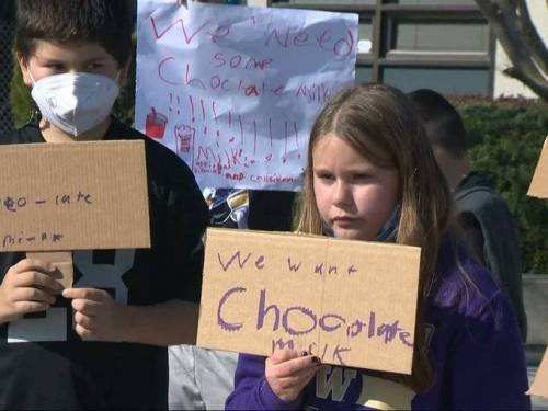 캘리포니아 초딩들이 학교에 시위한 이유