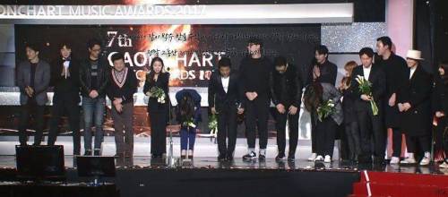 사람들이 아이유팀한테 신기해하는 부분
