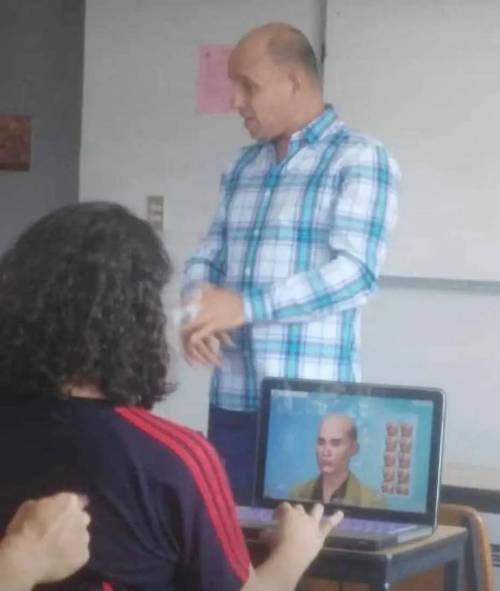 수업시간에 딴짓하는 사람들.jpg